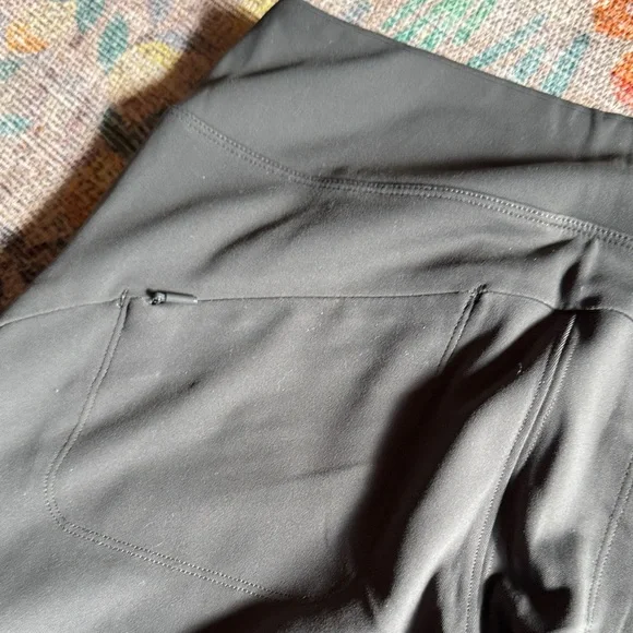 Athleta Olive Green Headland Cargo Leggings Women’s 10 Like New - Picture 7 of 9